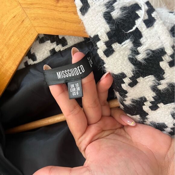 Houndstooth Shacket - Picture 9 of 9